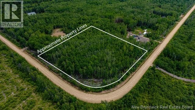 Lot Village-des-Cormier Road, photo 1